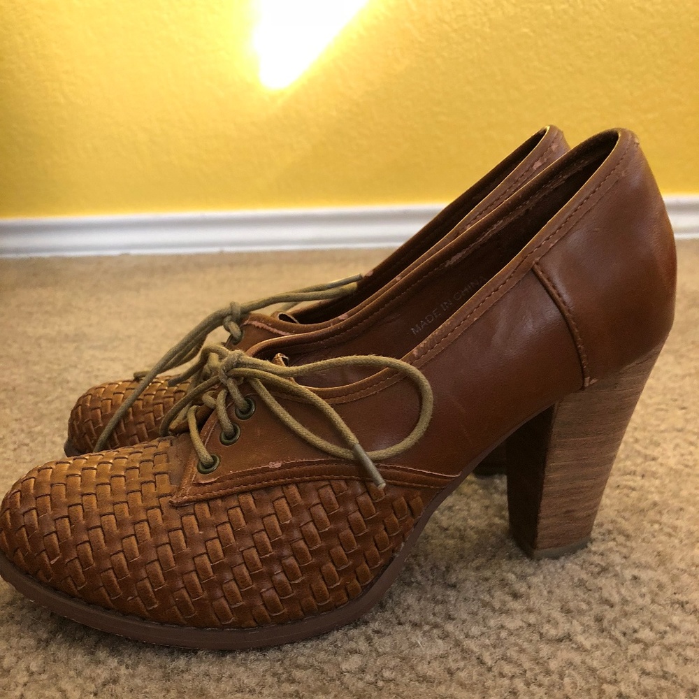 Kimchi Blue Basketweave heels - Size 8